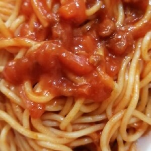 トマトのミートソースパスタ